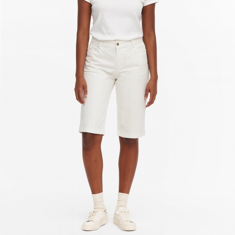 EDDIE BAUER ‘Blakely’ Cotton / Spandex Blend White Bermuda Shorts MADE IN INDIA